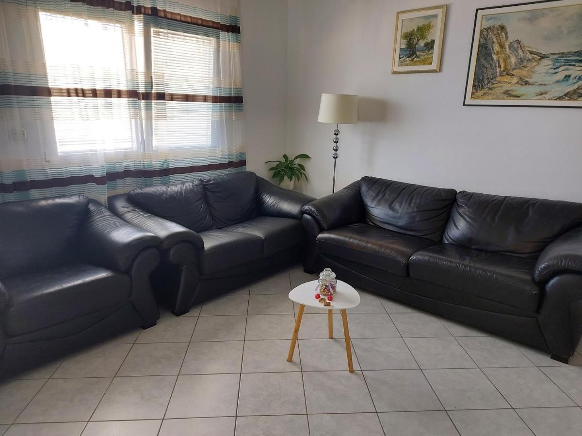 Lara & Vito Apartment Metajna Ngoại thất bức ảnh