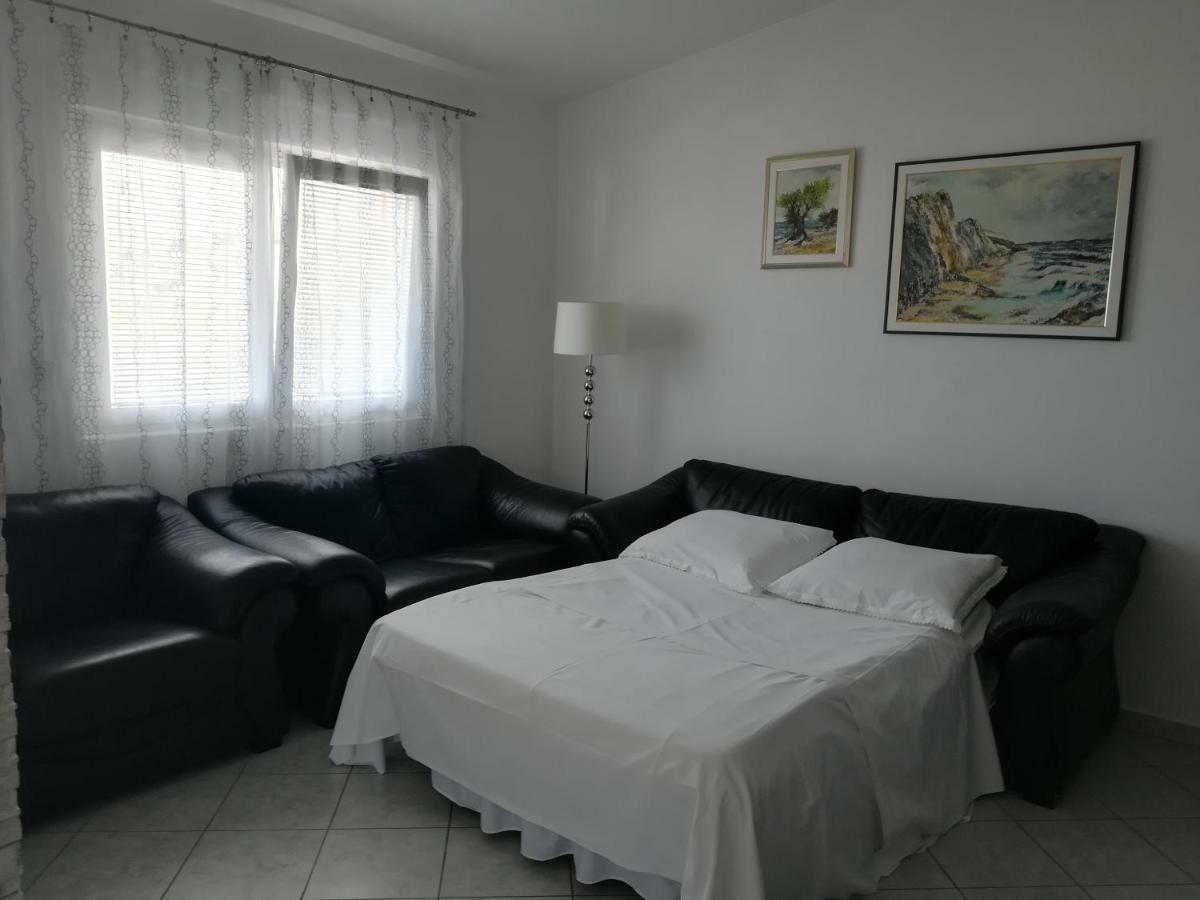 Lara & Vito Apartment Metajna Ngoại thất bức ảnh